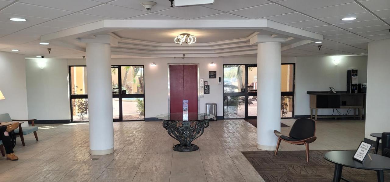 Tropical Palms Hotel Клируотер Экстерьер фото